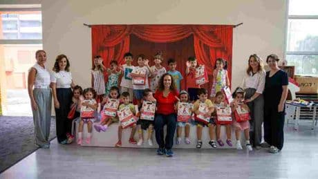Belediyeden öğrencilere sürpriz! 2 bin adet kırtasiye seti dağıtıldı
