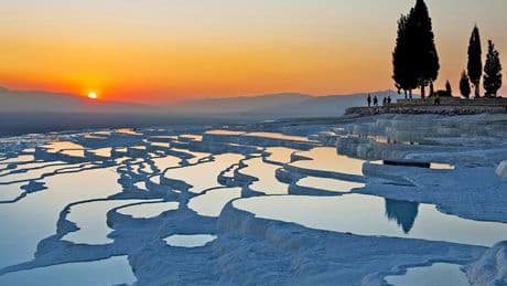 Yıldızlar altında tarih: Pamukkale ve Hierapolis’i gece 76 bin kişi ziyaret etti