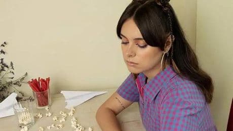 Esther, la nueva reina del pop valenciano: "Para mí, la diferencia entre catalán y valenciano ha sido siempre entre ninguna y ni una. Porque no hay ni una"
