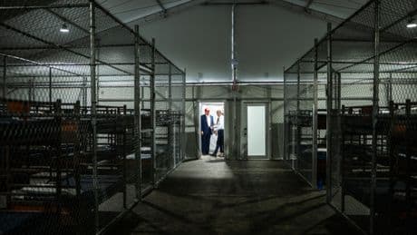 Gaetano Costa, uno dei due italiani detenuti ad Alligator Alcatraz: «Fateci uscire da questo incubo. Siamo in gabbia, come un pollaio»