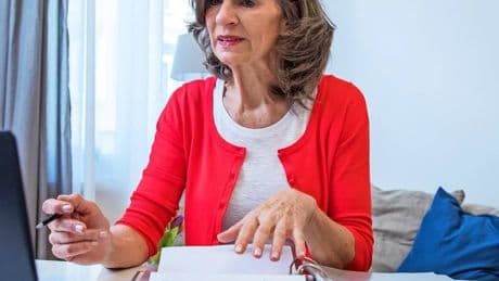 Was beim Finanzamt droht: Rente kassieren und weiter arbeiten - wie geht das?