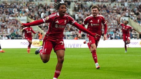Premier League : à onze contre dix, Liverpool arrache un épique succès à Newcastle