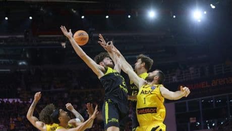 El AEK amarga el bronce europeo a La Laguna Tenerife