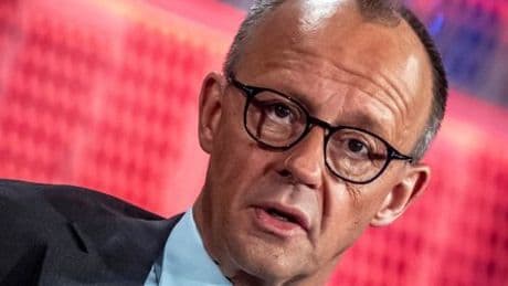 Friedrich Merz kündigt Aufhebung der Beschränkungen für Waffenlieferungen an die Ukraine an