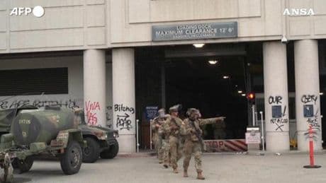 Proteste a Los Angeles, Trump schiera i soldati della Guardia Nazionale