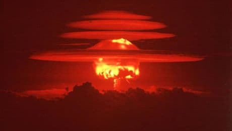 La IA tomará el control del arsenal nuclear mundial "con certeza absoluta"