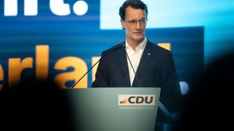 Schulen: Wüst: Keine Kürzungen bei Bildung trotz Sparzwängen