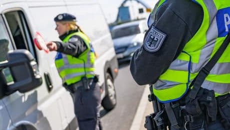 Dobrindt verstärkt Polizeipräsenz an Grenzen – Polizeigewerkschaft fordert Rechtsklarheit