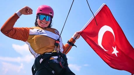 Fenerbahçeli milli yelkenci Derin Atakan, Avrupa Gençler şampiyonu