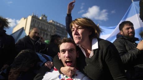 Rebelión parlamentaria contra Milei en el peor momento de su gobierno