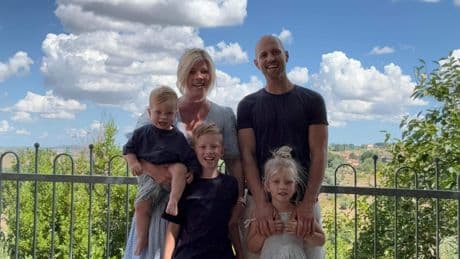 Lindsay verhuisde met haar gezin naar Italië: ’Het vakantiegevoel is er inmiddels wel af’