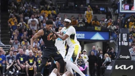 ¡Se lía en la NBA con puñetazos y empujones!