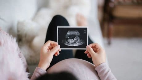 Investigadores belgas desarrollan un sistema con ayuda de la IA para tratamientos de fertilidad