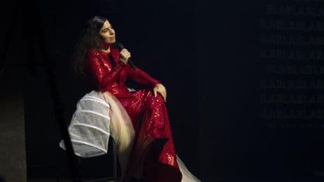 ‘Del fandom al troleig’: la sátira de la generación Z de Berta Prieto regresa a la Beckett