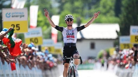João Almeida slaat met indrukwekkende solo toe in Ronde van Zwitserland