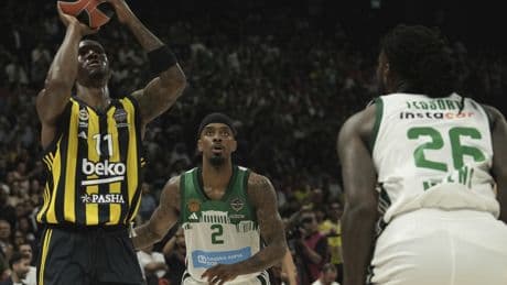 Nigel Hayes-Davis: Önce pazar akşamki maç