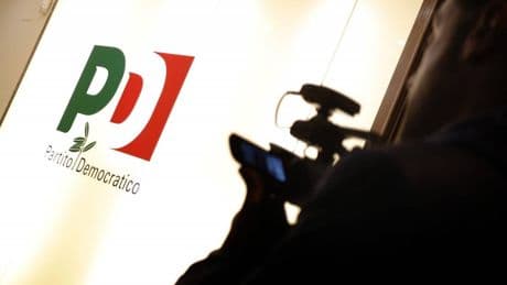 Il Pd regala uccellini alla festa "antifascista". L'ultima trovata della sinistra è pure illegale