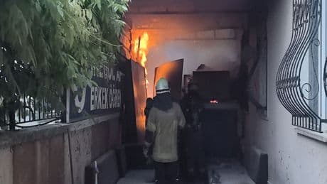Bursa'da erkek öğrenci yurdunda yangın paniği