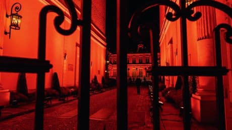 Discrets, méconnus et parfois inattendus : enquête sur les lieux secrets du pouvoir, de la DGSE à la voiture n°1 du Tour de France