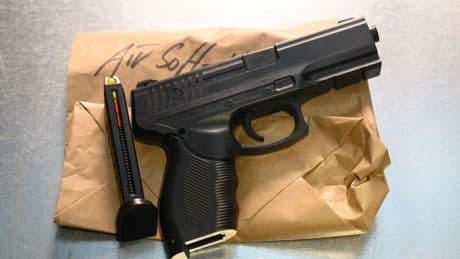Kriminalität: Mann mit Softairwaffe leicht verletzt