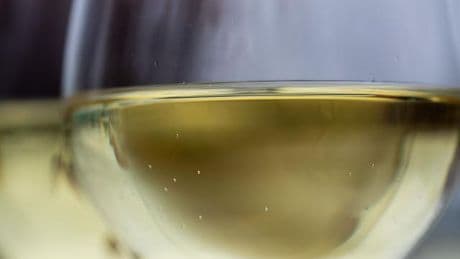 Tödlicher Wein: Säure im Weißwein: Portugiese wegen Mordes verurteilt