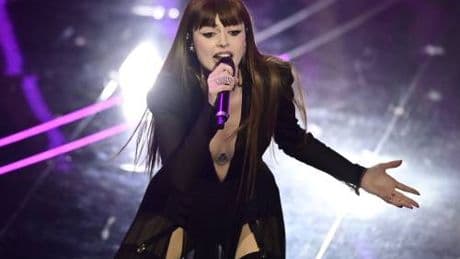 "Patetico dileggio". Bufera sulla nuova canzone di Annalisa: cosa è successo