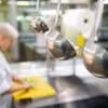 Ausbildung: Angehende Köche und Verkäufer oft unzufrieden