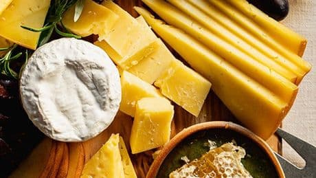 Snacking on cheese late at night may haunt your dreams, Canadian study finds