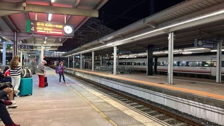 Verano Joven 2025: cómo solicitar desde hoy los descuentos para viajar en tren y bus si tienes menos de 30 años