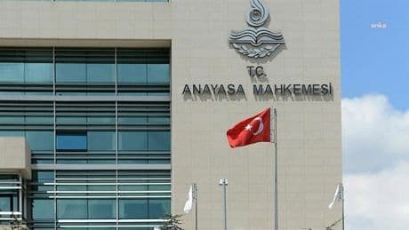 AK Parti, AYM'nin iptal kararlarını düzenleyen yeni kanun teklifini TBMM'ye  sundu