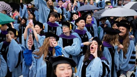 Trump amenaza a Columbia con retirarle la credencial como universidad por su “indiferencia ante el acoso a los estudiantes judíos”