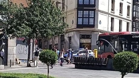 Un operativo policial en Cortes se salda con veinte denunciados por venta ilegal