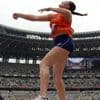 Discuswerpster Alida van Daalen eerste Nederlandse in actie, in de wachtkamer voor finale