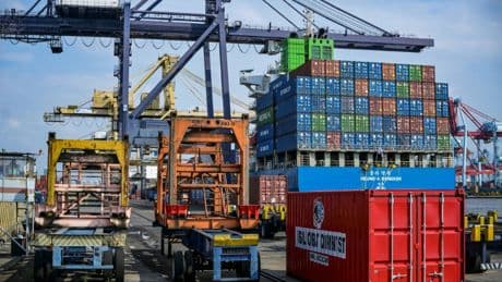 Droits de douane : Donald Trump conclut un accord commercial avec l'Indonésie