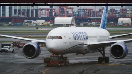 Boeing 787 Dreamliner narrowly avoided crash after engine failure
