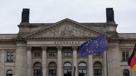 Standort Deutschland: Fleißig beten und abschreiben!