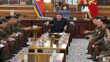 Kuzey Kore lideri Kim, Kursk'tan dönen komutanlarla bir araya geldi!