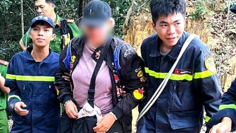 Nederlandse Lisa (19) strandt tijdens gevaarlijke wandeling in Vietnam en wordt na uren uitgeput gevonden