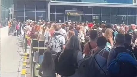 Airport ‘hell’ in Spain as British tourists warned ‘taste of what’s to come’