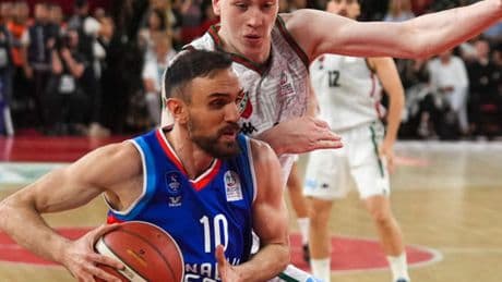 Anadolu Efes erteleme maçında galip!