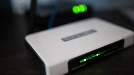 Qué debes tener lejos de tu WiFi para que no afecte a la cobertura