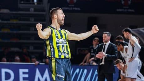 Melih Mahmutoğlu 1 yıl daha Fenerbahçe Beko'da!