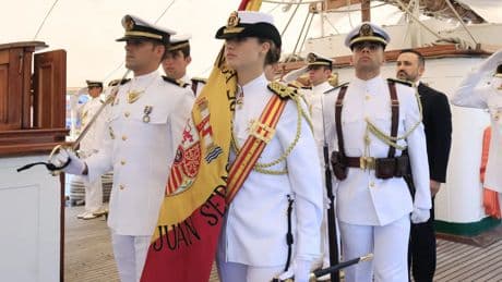 La princesa Leonor, abanderada en jura de bandera del Juan Sebastián Elcano en Colombia