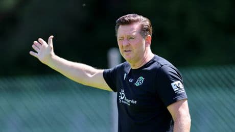 96-Rätsel um Trainer-Shorts - Warum zeigt Titz so viel Oberschenkel?