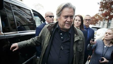 Steve Bannon: «Prevost la scelta peggiore per i cattolici Maga, è stato spinto dai poteri forti»