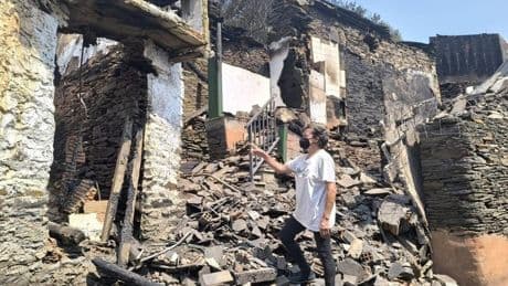La 'aldea vasca' arrasada por los incendios en Ourense