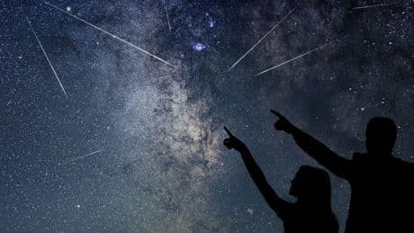 Ya puedes pasarte la noche viendo deltas acuáridas: cuándo empieza el pico y cómo disfrutarlo en España