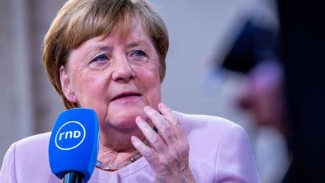 Internationale Konflikte: "Friedenstüchtig werden": Merkel wirbt für Aufrüstung