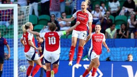 Champions League: Arsenal WFC gewinnt dank Stina Blackstenius gegen den FC Barcelona