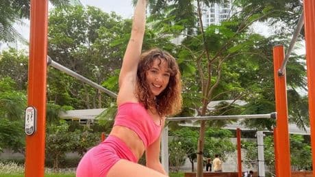 La lección de la joven que se enfrentó a la enfermedad de Crohn en un parque de gimnasia